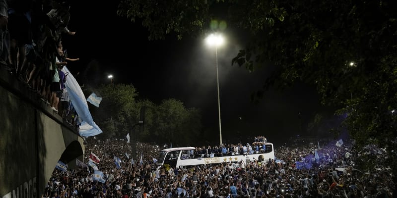 Messiho vítaly v Buenos Aires stovky tisíc fanoušků.