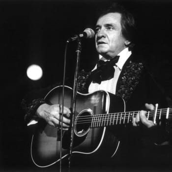 Johnny Cash byl jedním z nejslavnějších muzikantů, kteří vystoupili v totalitním Československu.