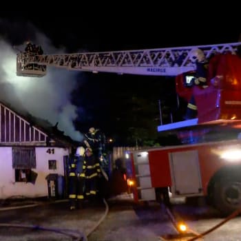 Požár ve Skalici u České Lípy zničil vše, co rodina měla. 