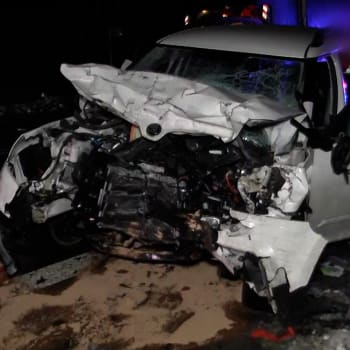 Nehoda s tragickými následky zablokovala ve středu večer silnici z Brna na Svitavy. 