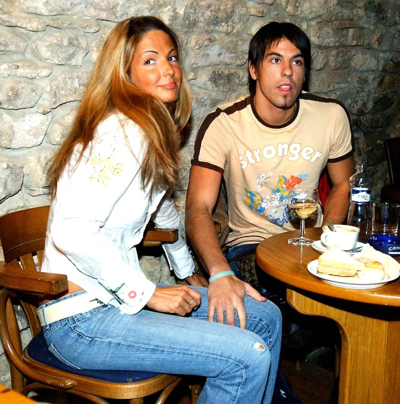 Milan Baroš tehdy ještě s přítelkyní Terezou Frankovou (2005)