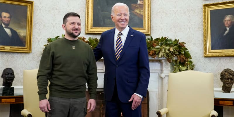 Volodymyr Zelenskyj a Joe Biden v Bílém domě