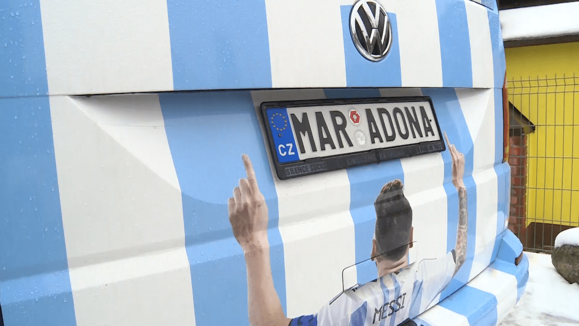 Miloslav fandí Argentině už od malička, na dvoře má dokonce sochu Maradony