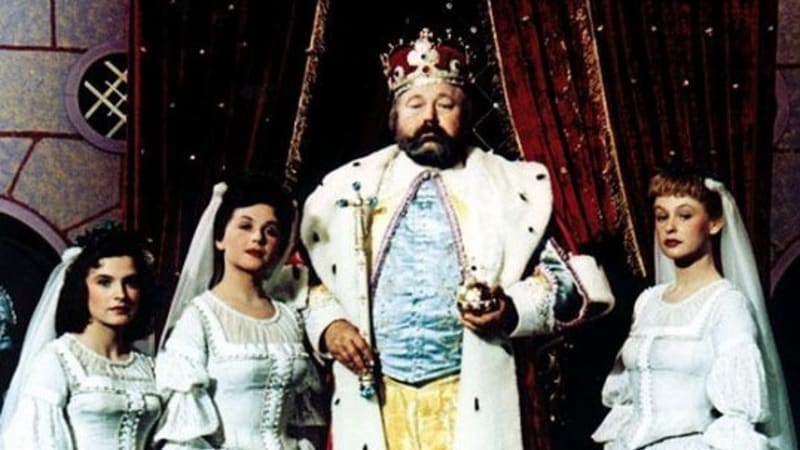 Irena Kačírková před kamerou ztvárnila desítky rolí, mezi nejslavnější patří princezna Drahomíra z pohádky Byl jednou jeden král.
