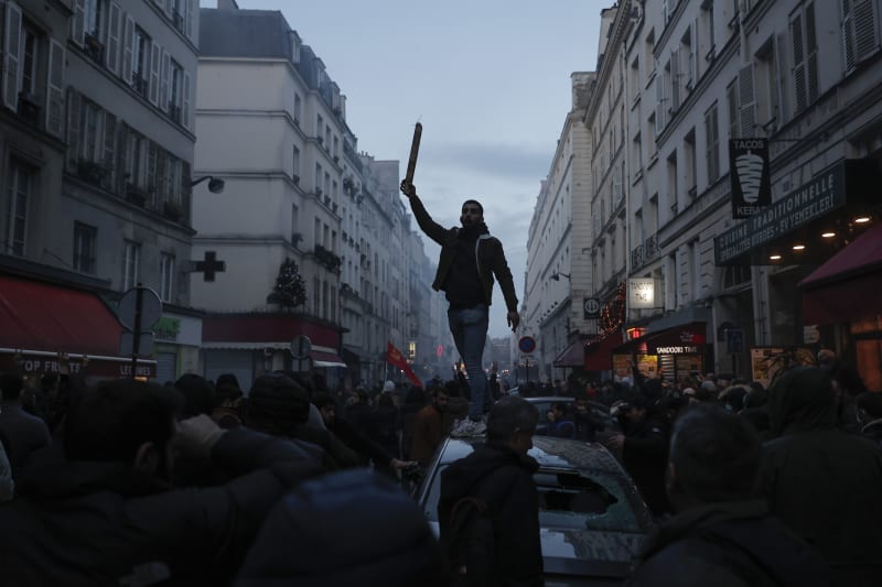 Po střelbě v Paříži vypukly demonstrace kurdské menšiny.