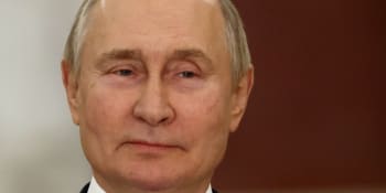 Putin jako Pán prstenů. Prezident obdaroval své spojence „šperky moci“, lidé se mu smějí