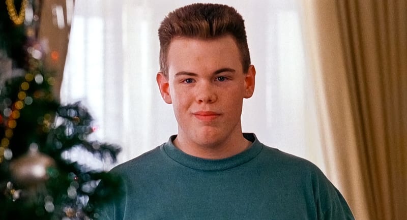 Devin Ratray ve filmu Sám doma ztvárnil postavu Kevinova staršího bratra Buzze.