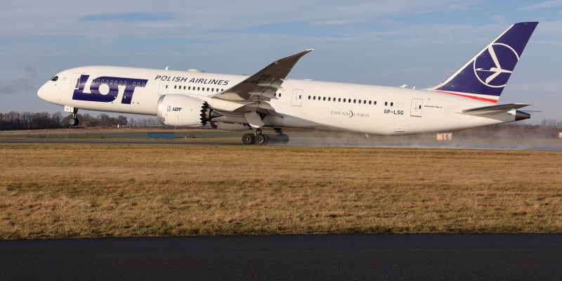 Cesta z pražského letiště potrvá na palubě Boeingu 787-9 Dreamliner přibližně 12 hodin. 