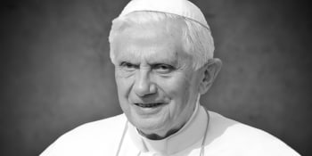 Zemřel bývalý papež Benedikt XVI. Ze své funkce dobrovolně odstoupil, jako první po 600 letech