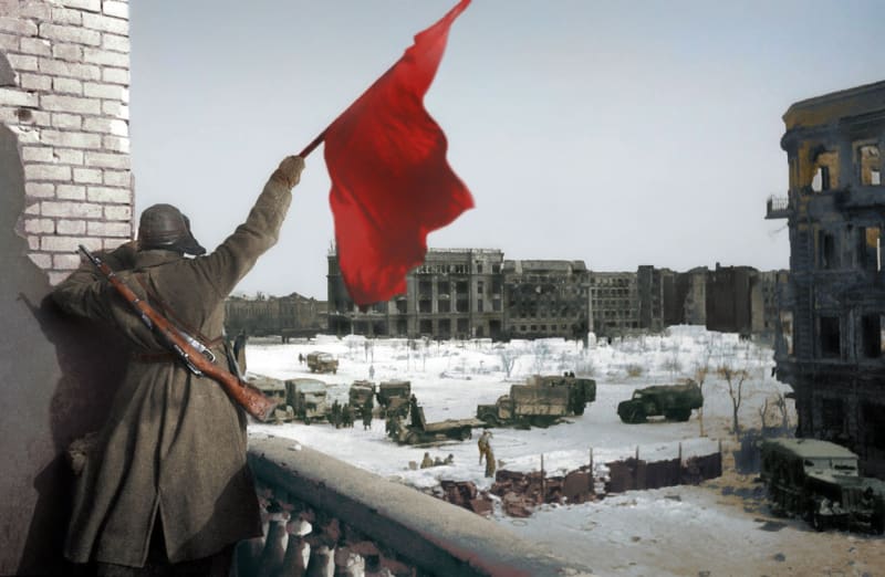 Rudá vlajka nad Stalingradem znovu zavlála 2. února 1943