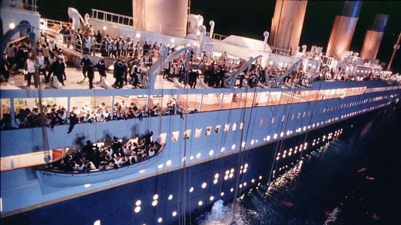 Zkáza Titanicu vedla k vyhlášení bizarní války. Nepřítel se útočníkům tiše vysmál