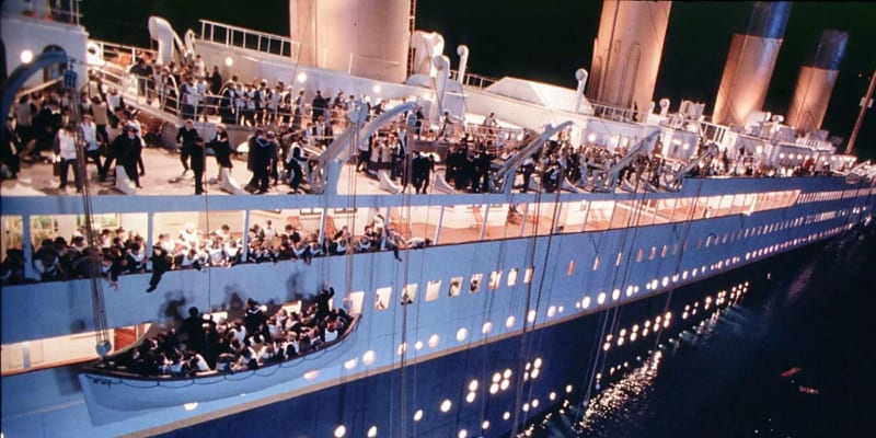 Potápění Titanicu ve filmu Jamese Camerona