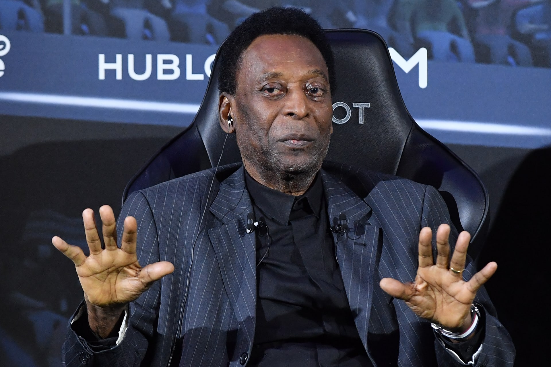 Pelé je od konce listopadu hospitalizovaný.