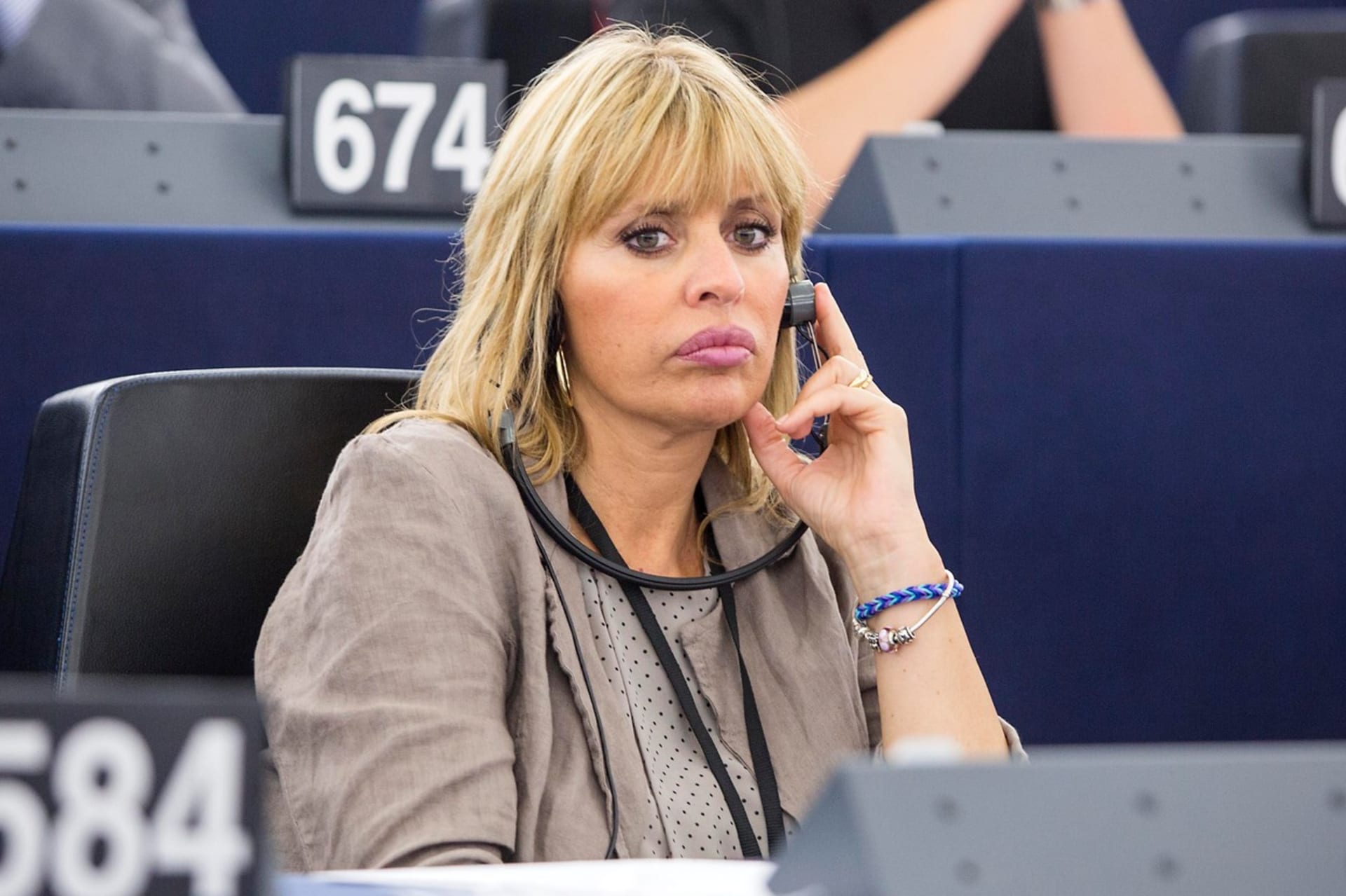 Mussoliniho vnučka Alessandra při jednání Evropského parlamentu ve Štrasburgu (2014)