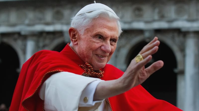 10 zajímavostí o životě Benedikta XVI.: Neproslavil se jen výjimečnou rezignací, afér a kontroverzí bylo víc