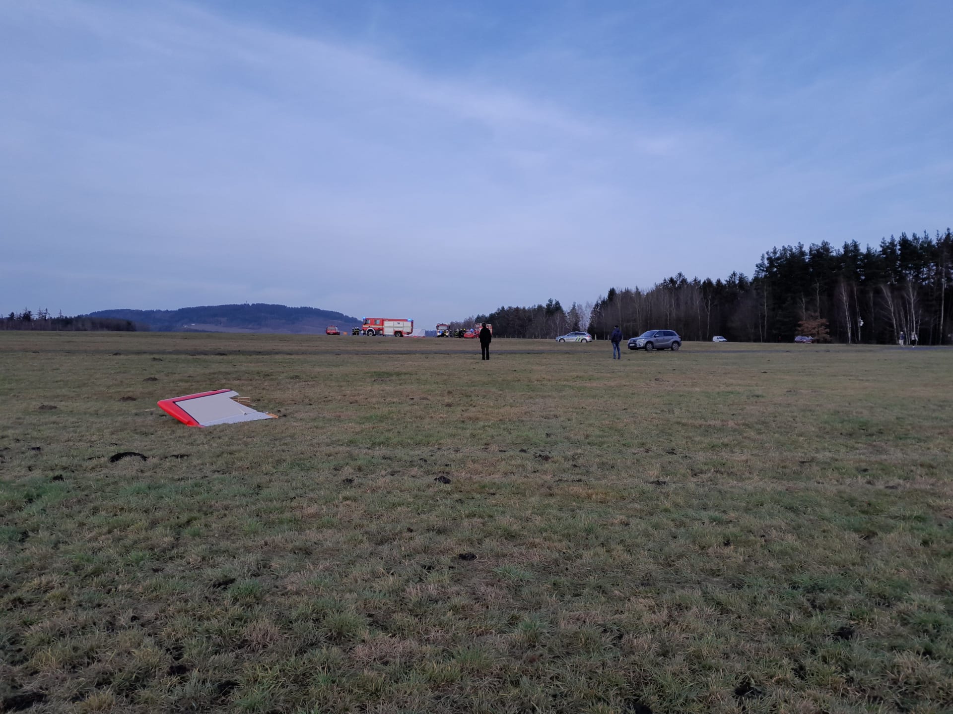 Na letišti v Hodkovicích nad Mohelkou spadlo ultralehké letadlo.