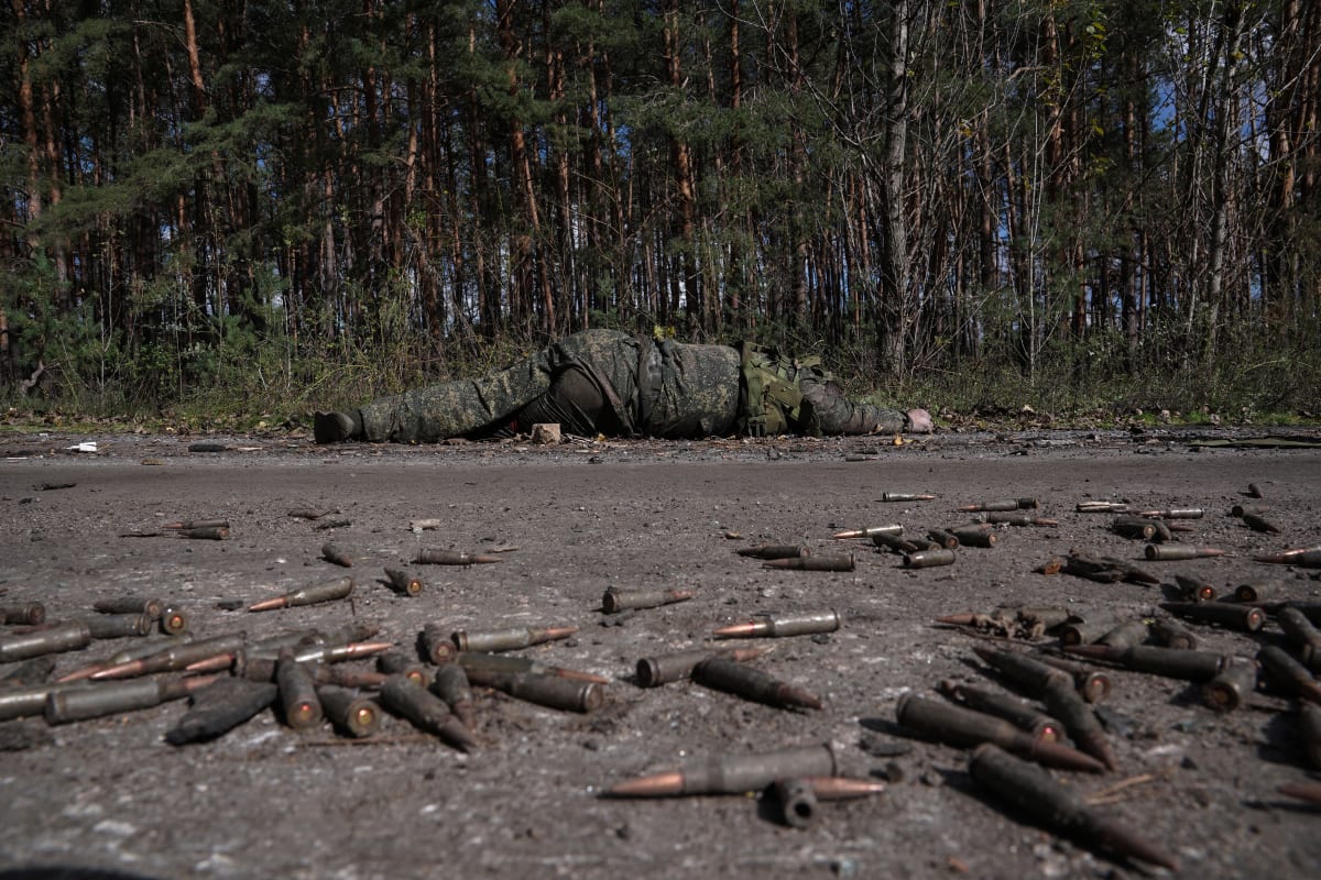 Tělo mrtvého ruského vojáka