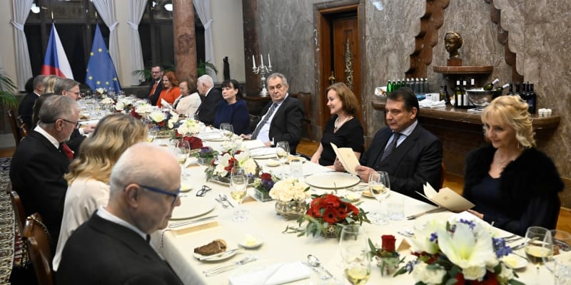Petr Fiala uspořádal nedávno večeři pro bývalé premiéry.