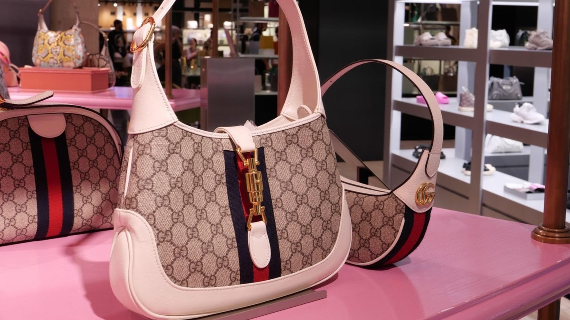 Značka Gucci je ikonou módního průmyslu.