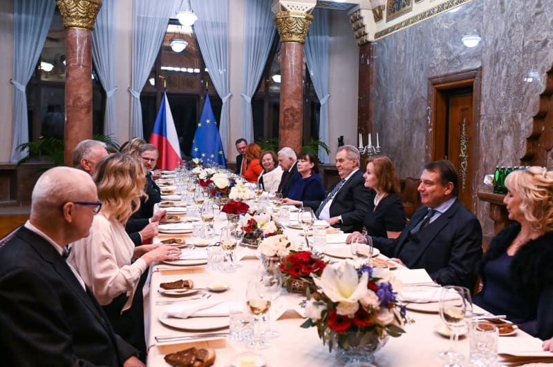 Petr Fiala uspořádal setkání s bývalými premiéry.