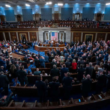 Obměněný Kongres se potýká s problémy hned na začátku (3. 1. 2023).