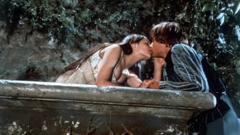 Ve filmu Romeo a Julie nás zneužívali. Herci chtějí za nahotu astronomickou částku