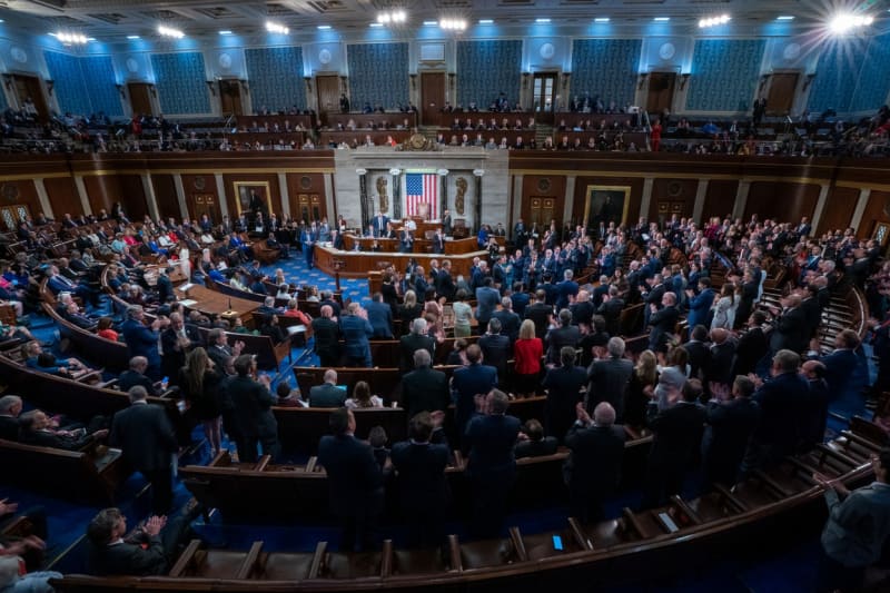 Obměněný Kongres se potýká s problémy hned na začátku (3. 1. 2023).