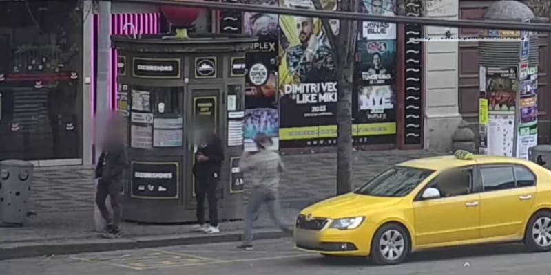 Cizinec v kovbojském klobouku ohrožoval v Praze kolemjdoucí i taxikáře.
