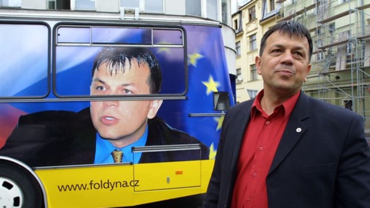 Původní Zemák vyjel do voleb naposledy v roce 2004, kdy sloužil tehdejšímu kandidátovi na hejtmana Ústeckého kraje Jaroslavu Foldynovi.