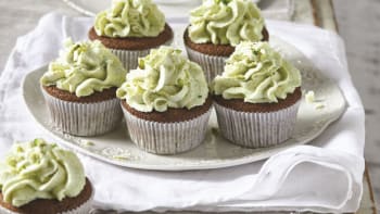 Pistáciové cupcaky s bílou čokoládou a krémem z mascarpone 