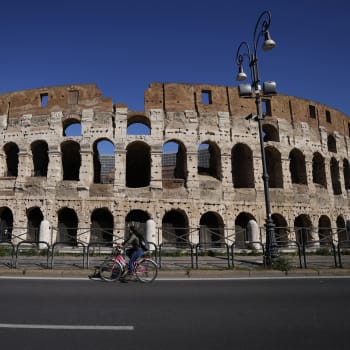Římské Koloseum stojí už skoro dva tisíce let.