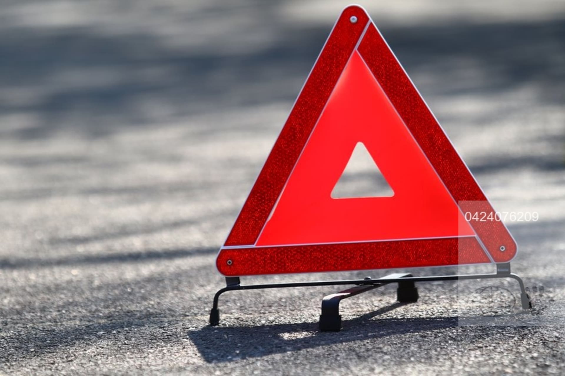 Výstražný trojúhelník upozorňuje na překážky v provozu.