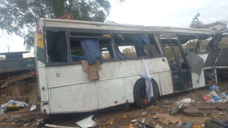 Při srážce autobusů v Senegalu zemřelo 40 lidí a osm desítek utrpělo zranění