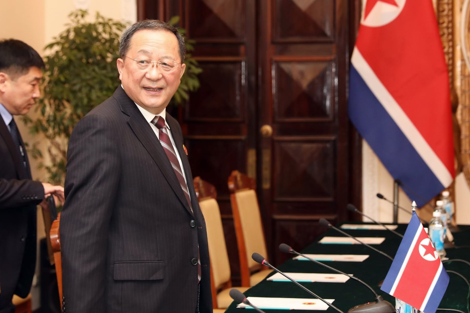 Severokorejský exministr zahraničí Ri Yong-ho během oficiální návštěvy Vietnamu