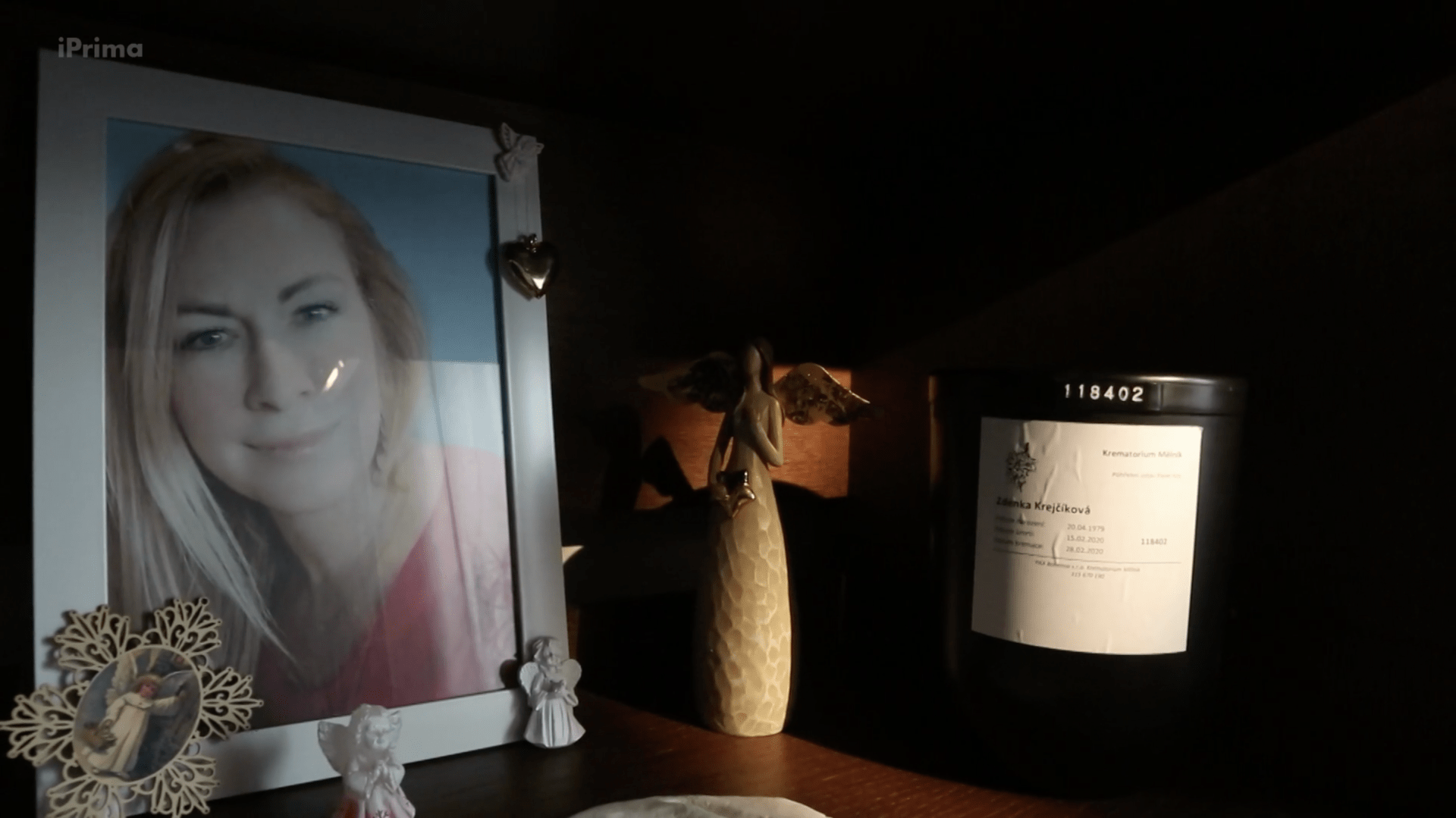 Urnu s popelem dcery a její portrét má Zdeňka vystavené v pokoji
