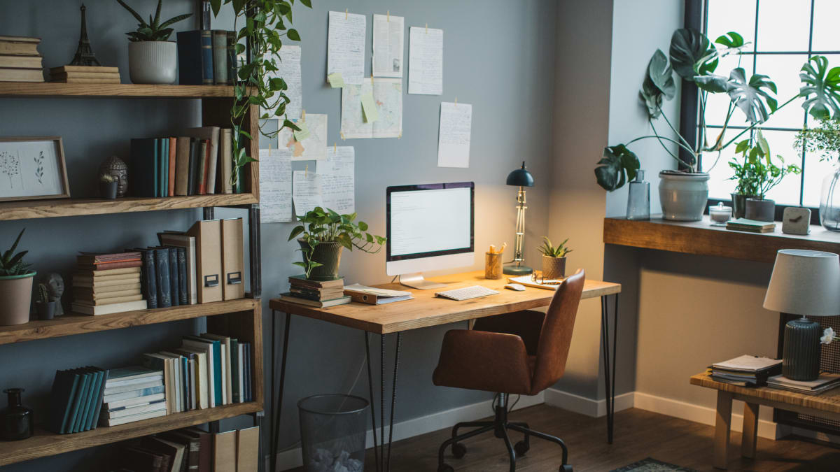 Dobře zorganizovaný pracovní stůl může zvýšit vaši produktivitu, zlepšit vaši koncentraci a snížit stres. 