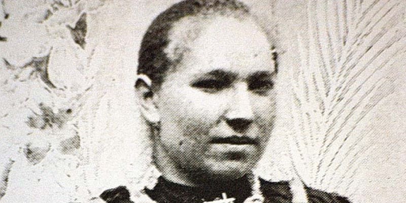Známá fotografie Anežky Hrůzové podle všeho není pravá, na snímku je údajně její neznámá sestřenice.