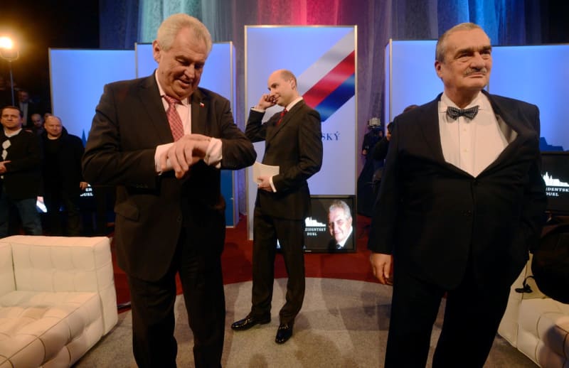 Předvolební duel mezi Milošem Zemanem a Karlem Schwarzenbergem na televizi Prima v lednu 2013.