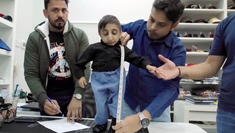 Nejmenší žijící muž světa, Afshin Ghaderzadeh 