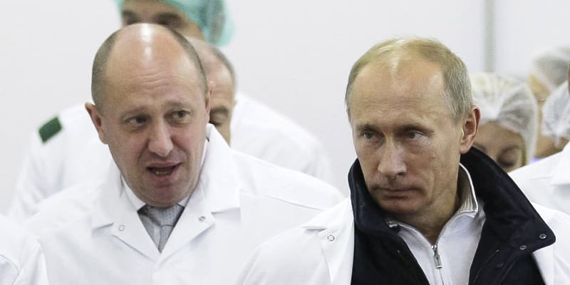 Vladimir Putin (vpravo) a Jevgenij Prigožin