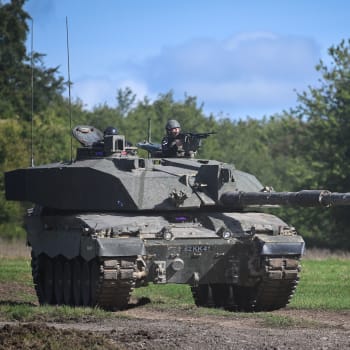 Britský hlavní bojový tank Challenger 2