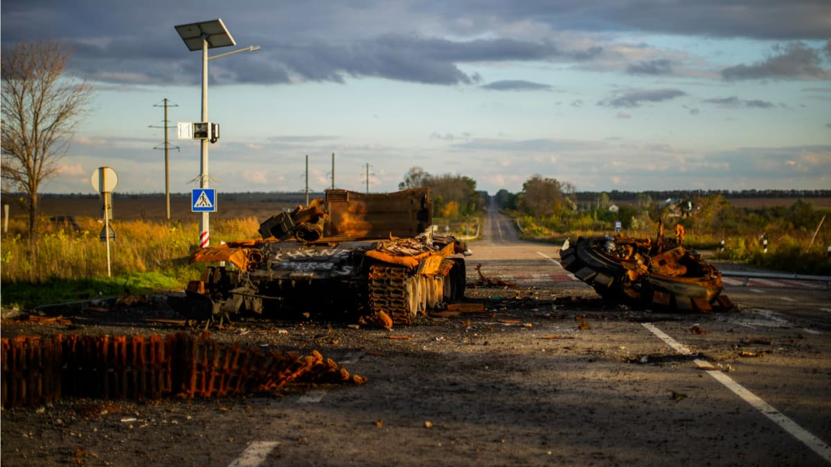 Zničený ruský tank v Charkovské oblasti, 3. října