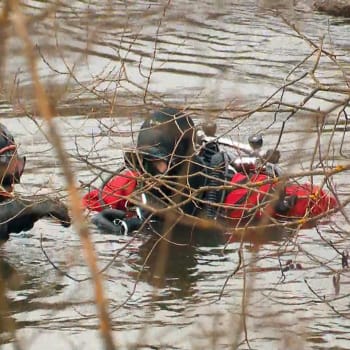 V Plzni našli v řece tělo bez hlavy.