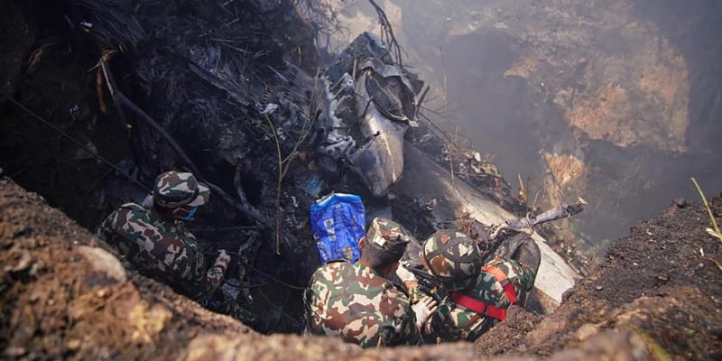 Nejméně 69 obětí si v neděli ráno vyžádala havárie letadla v Nepálu.