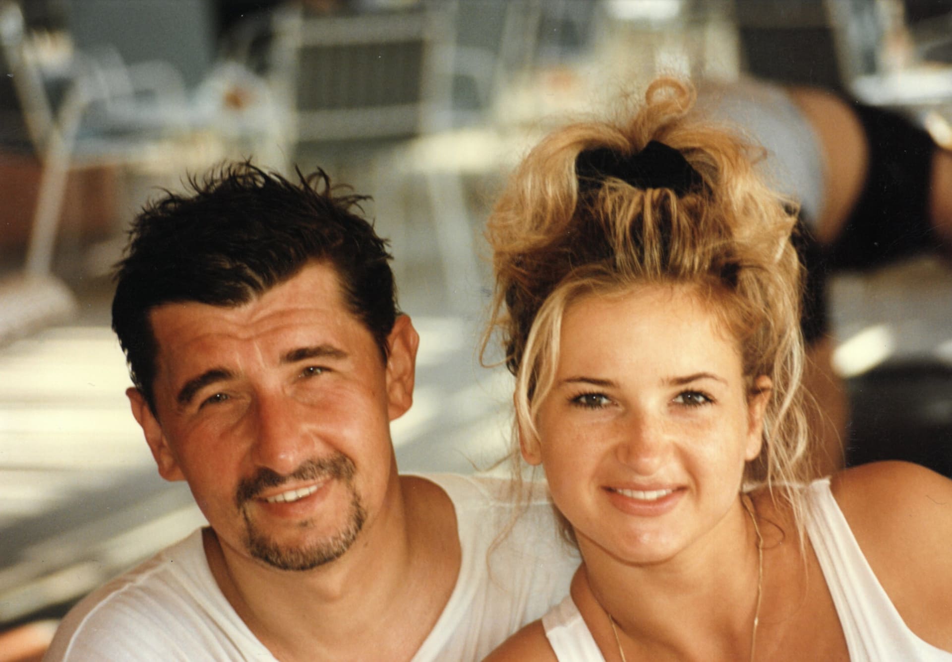 Andrej Babiš s Monikou na společné dovolené v roce 1996.
