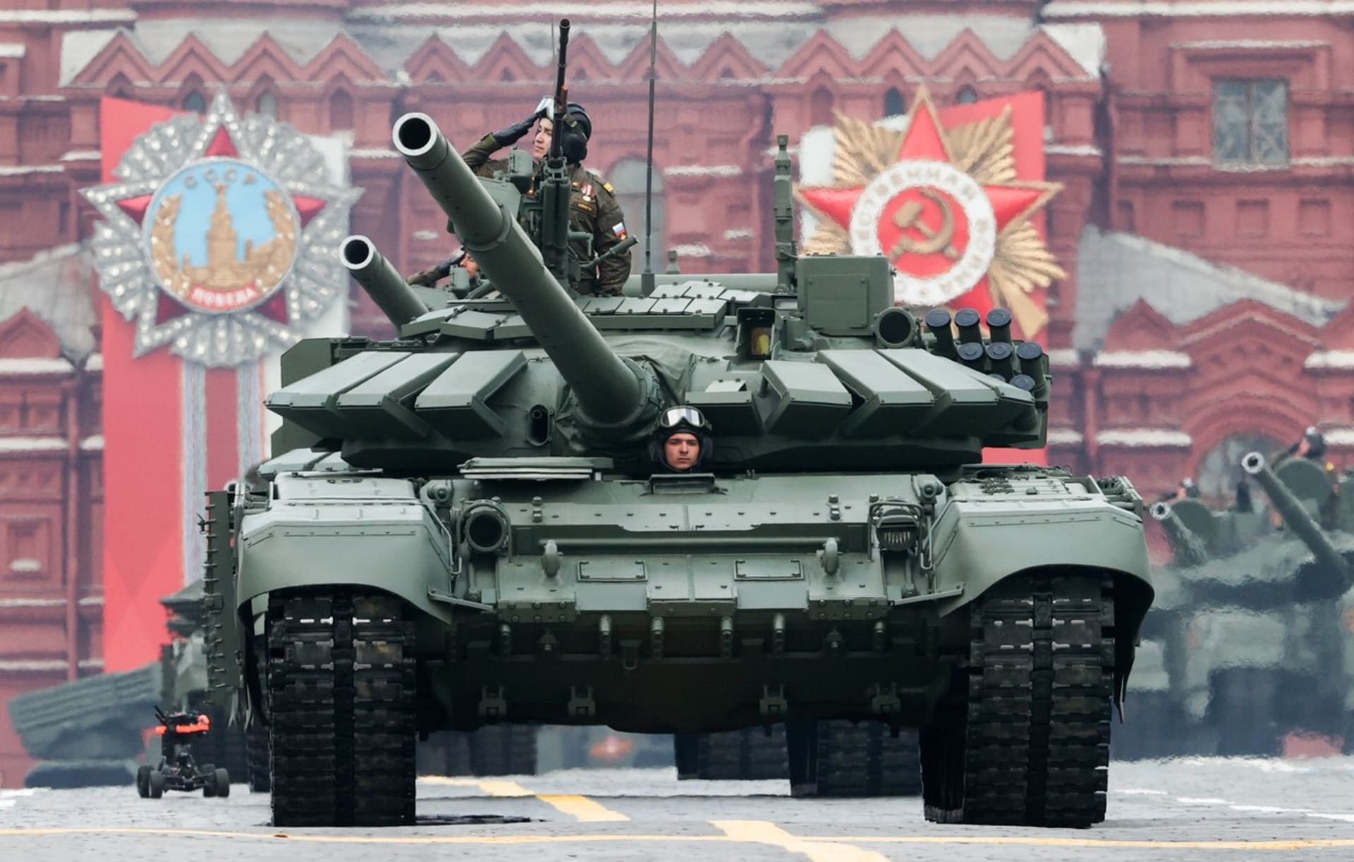 Ruský tank T-90M na vojenské přehlídce v Moskvě