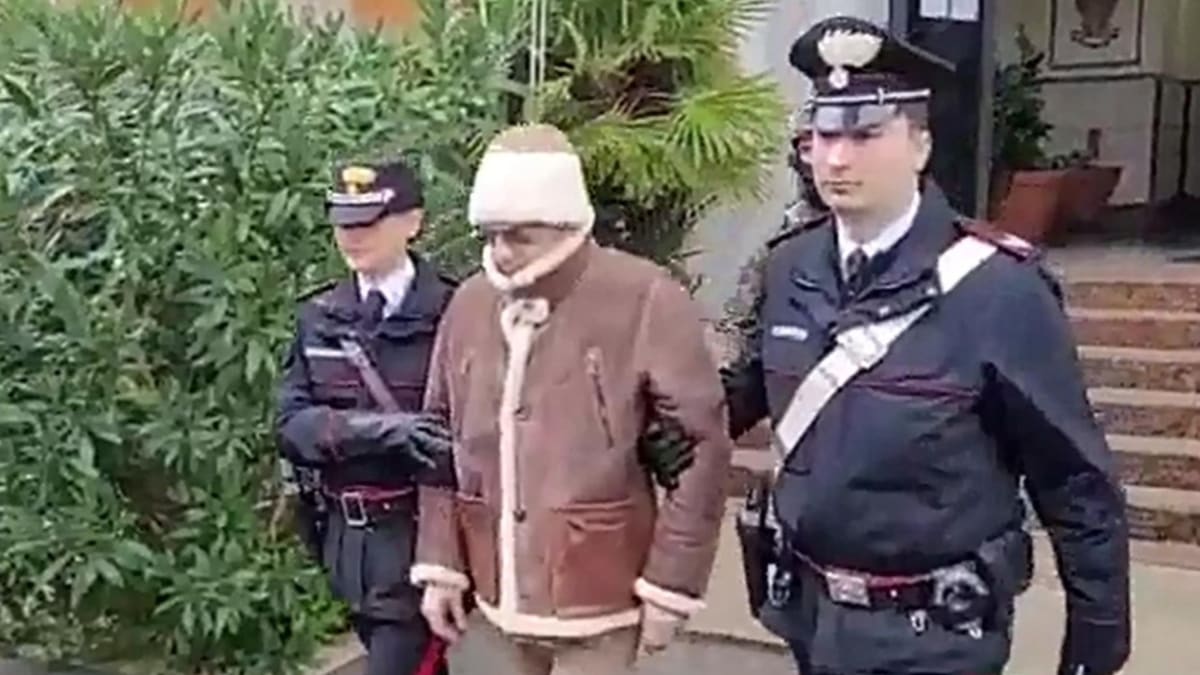 Mafiánského bosse zatkla policie. (16. 1. 2023)