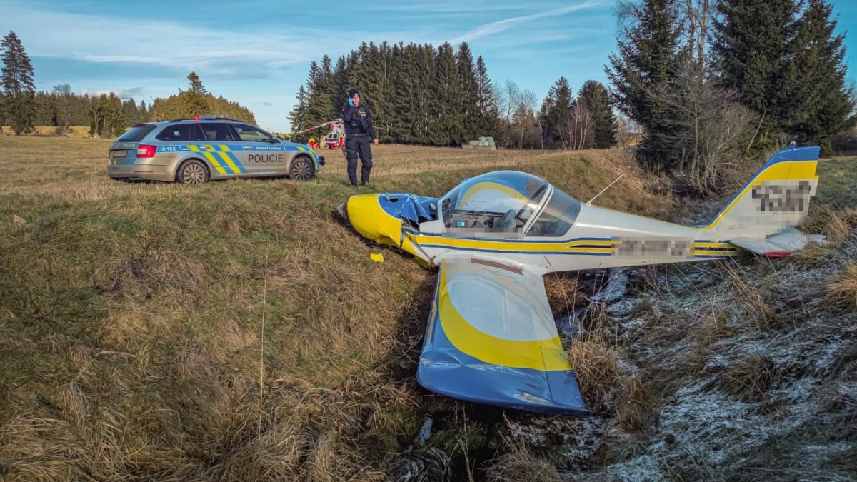 Na Chebsku havarovalo malé sportovní letadlo. Na místě zasahoval vrtulník záchranářů