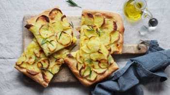 Pizza di patate – neapolská bramborová pizza