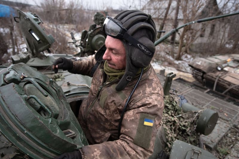 Ukrajinští vojáci drží své pozice na Donbasu.